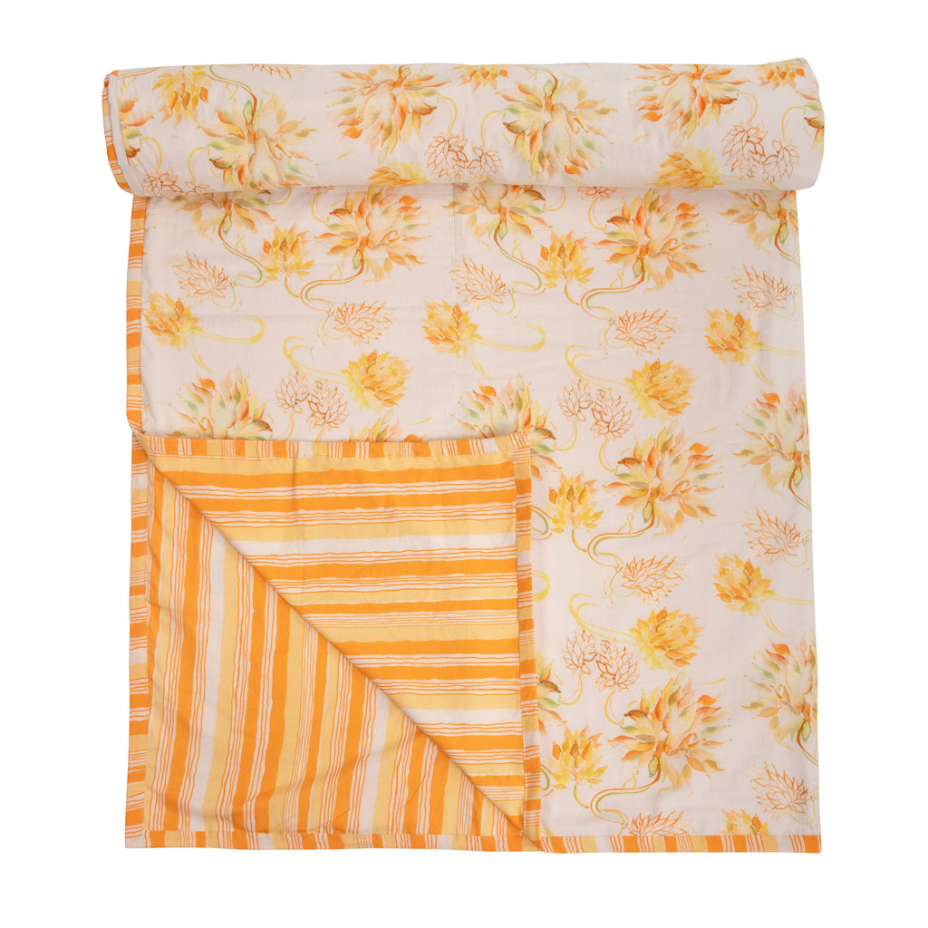 White and Yellow Daheliya Floral Printed Duvet / Dohar