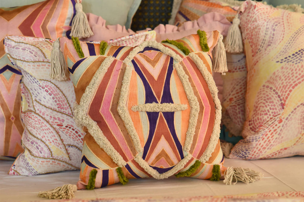 Colour Blocking Fray Cushion Detailing