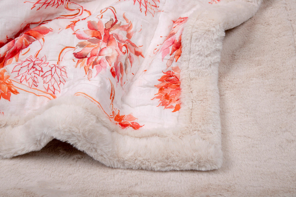 White And Red Daheliya Floral Printed Two In One Fur Quilt
