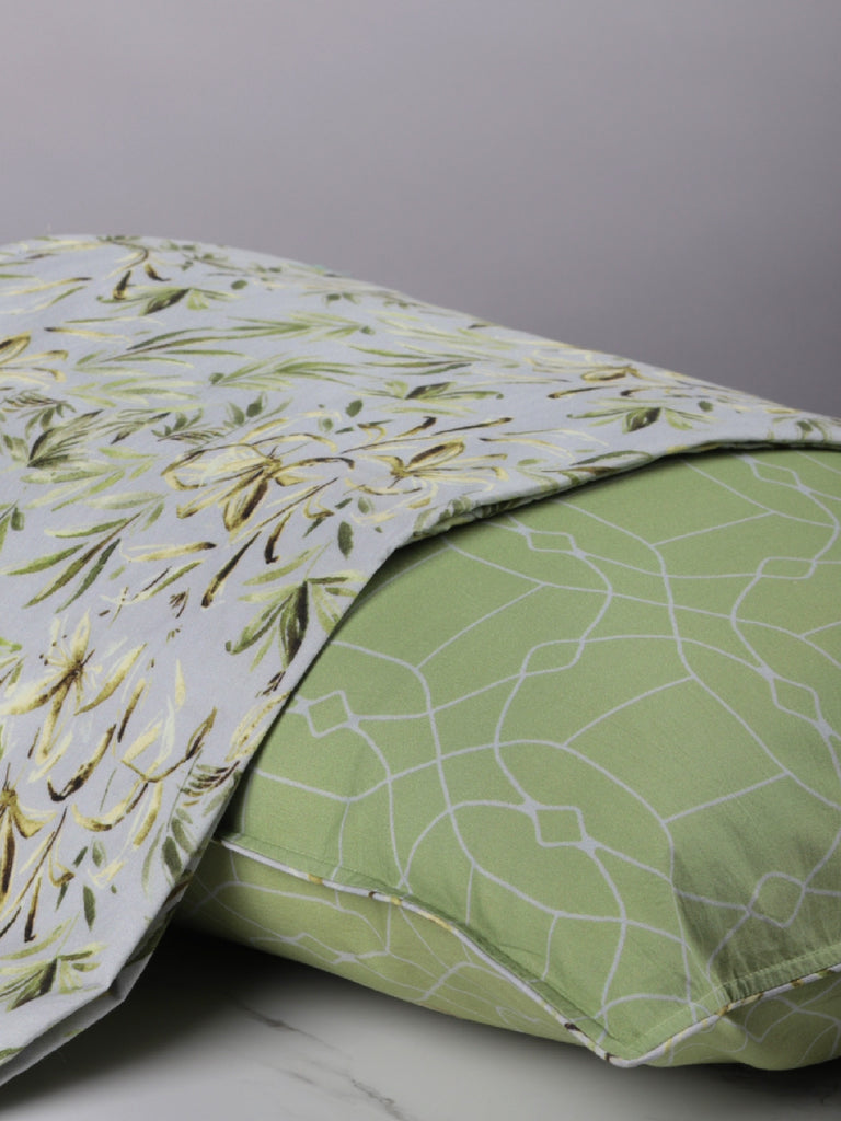 Dried Flowers printed Printed Bed sheet with 2 pillow covers
