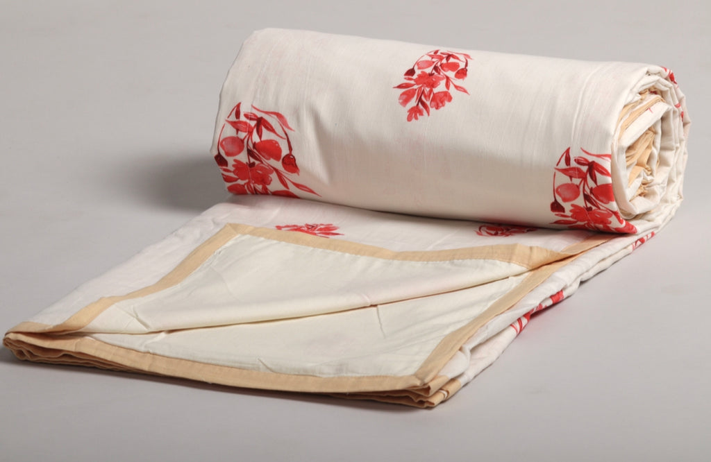 White and Red Delicate Motif Printed Duvet / Dohar 103W