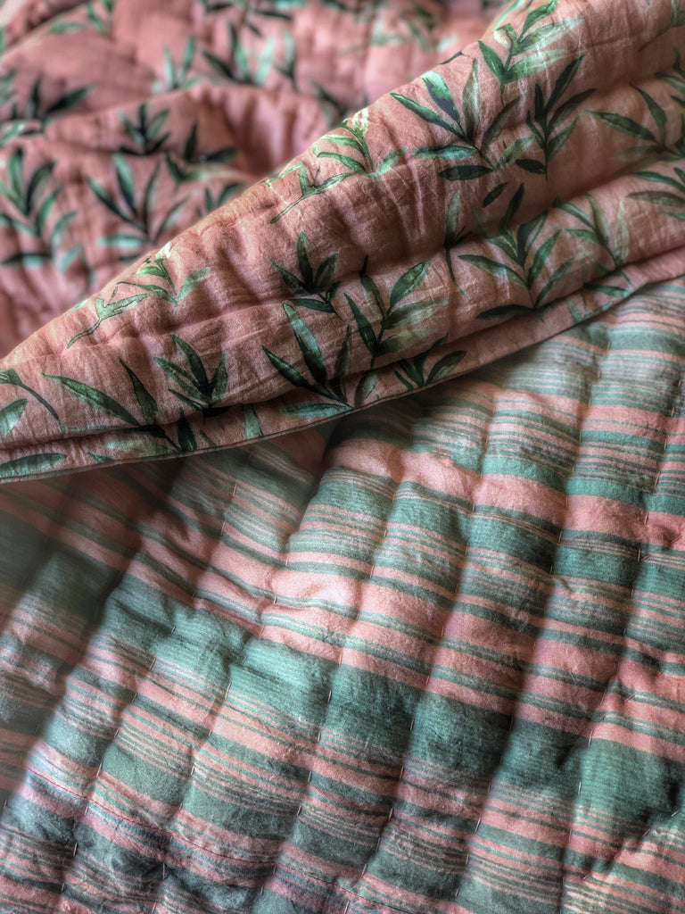 Peach Coral Leaves Printed Cotton Quilt | Jaipuri Razai