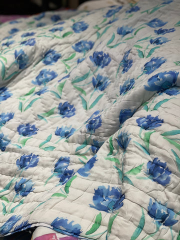 White and Blue Floral Garden Printed Cotton Quilt