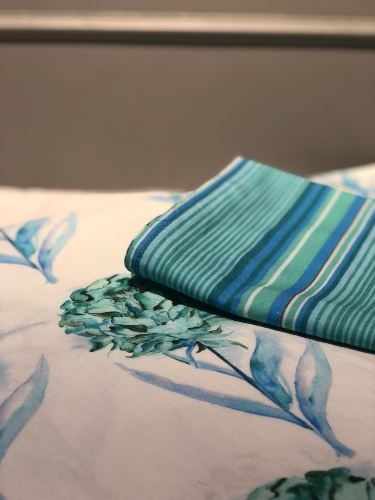 Peony White and Aqua Colour Printed White Bed sheet with 2 pillow covers