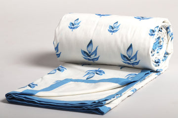 White and Blue Delicate Motif Printed Duvet / Dohar